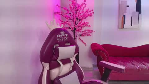 summer_miller online show from November 30, 11:25 am