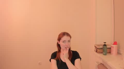 Summer Preston online show from April 11, 7:18 pm