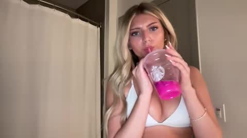 summerclarkee online show from March 3, 9:53 pm