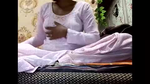 sunali_jain03 online show from May 28, 7:16 am