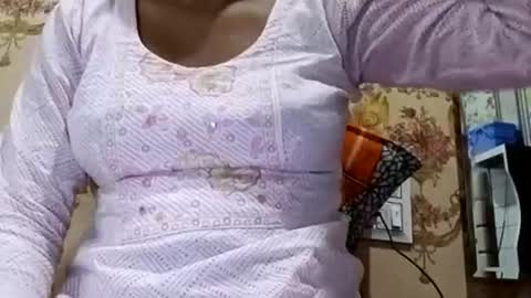 Snapshot of sunali_jain03 chatting on June 19, 7:34 am sunali_jain03 online show from June 19, 7:34 am