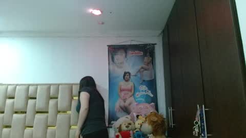 Snapshot of sunflower_dance chatting on May 25, 11:33 pm Jeraldine online show from May 25, 11:33 pm