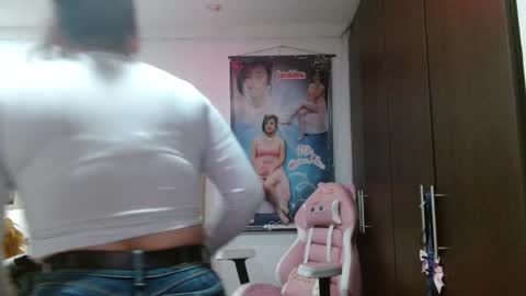Snapshot of sunflower_dance chatting on June 3, 12:02 am Jeraldine online show from June 3, 12:02 am