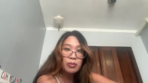 sunneeshellee online show from June 24, 10:42 pm