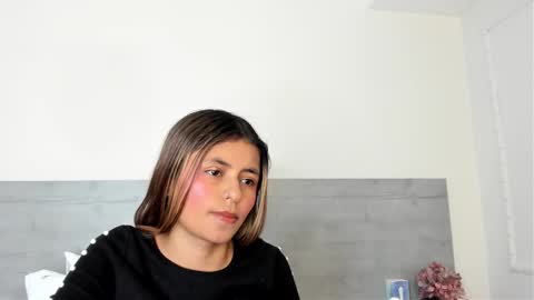 sunnywhitee online show from March 20, 3:06 pm