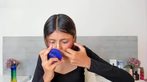 sunnywhitee online show from April 9, 7:08 pm