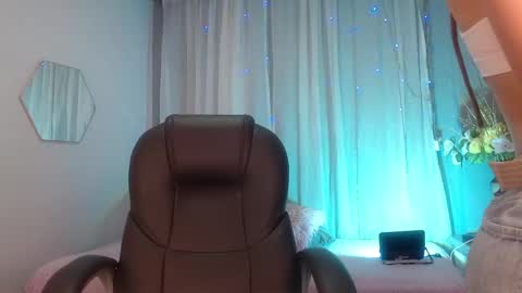 Snapshot of sunshine_gh1 chatting on December 18, 11:56 am Sunshine online show from December 18, 11:56 am