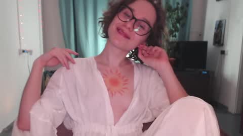 Hella online show from April 18, 10:54 pm