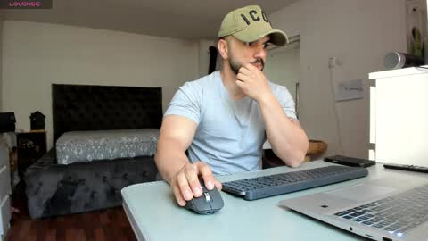 supermanboyxxl online show from April 15, 5:36 am