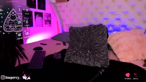 Val Help me get to 100 thumbs up online show from December 1, 6:02 pm