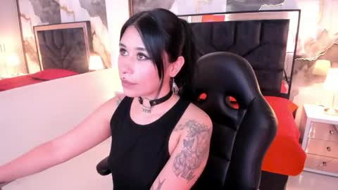 susanvilla online show from May 19, 7:53 pm