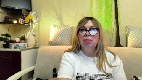 SusiexNoreen online show from March 1, 3:47 pm