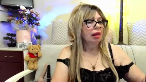 Snapshot of susiexnoreen chatting on June 26, 1:43 am SusiexNoreen online show from June 26, 1:43 am