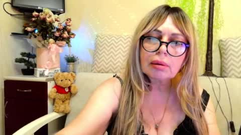 Snapshot of susiexnoreen chatting on June 27, 12:55 pm SusiexNoreen online show from June 27, 12:55 pm
