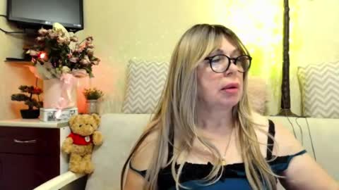 Snapshot of susiexnoreen chatting on June 30, 1:50 am SusiexNoreen online show from June 30, 1:50 am