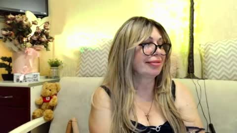 Snapshot of susiexnoreen chatting on July 3, 12:39 am SusiexNoreen online show from July 3, 12:39 am