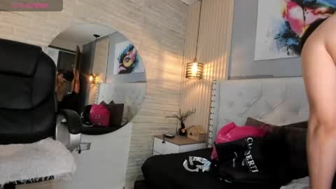   online show from April 18, 11:58 am