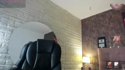 Snapshot of sussy__stone chatting on June 25, 12:09 pm online show from June 25, 12:09 pm
