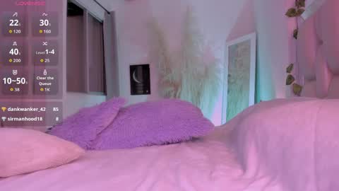 sussy_bell_ online show from May 27, 1:57 am