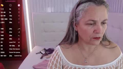 Snapshot of sussy_perez_ chatting on November 22, 3:16 am Sussy online show from November 22, 3:16 am