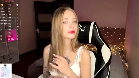 Jessica online show from December 19, 6:37 pm