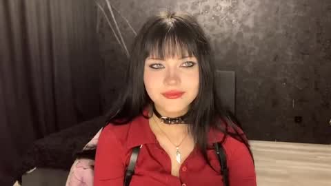 Snapshot of suziebanach chatting on April 28, 5:45 am EmilySuonn online show from April 28, 5:45 am