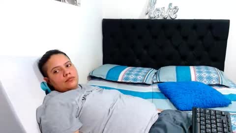 suzy_paz online show from March 19, 10:14 pm