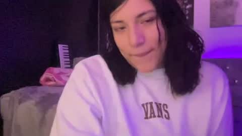 Snapshot of suzyishellawet chatting on January 15, 5:23 am Suzy online show from January 15, 5:23 am