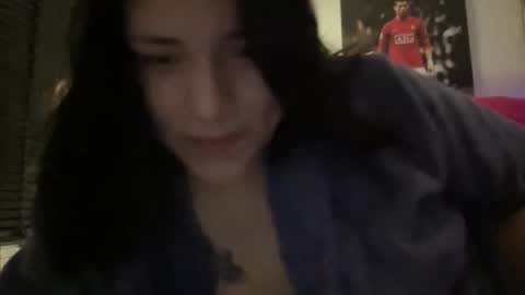 Snapshot of suzyishellawet chatting on January 17, 6:51 am Suzy online show from January 17, 6:51 am