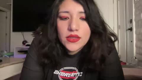 Snapshot of suzyishellawet chatting on January 19, 5:55 am Suzy online show from January 19, 5:55 am