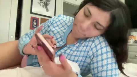 Snapshot of suzyishellawet chatting on January 31, 7:11 pm Suzy online show from January 31, 7:11 pm