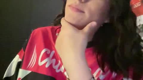 Snapshot of suzyishellawet chatting on February 3, 6:40 am Suzy online show from February 3, 6:40 am