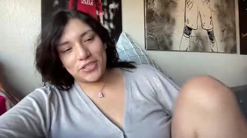 Snapshot of suzyishellawet chatting on February 3, 10:26 pm Suzy online show from February 3, 10:26 pm