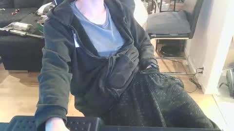 swe9090 online show from April 2, 9:45 pm