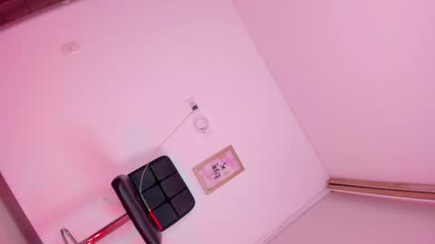 Cell Me Andrea online show from December 16, 12:04 am