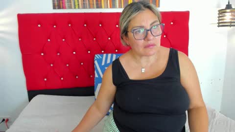 Snapshot of sweet__mature chatting on December 18, 4:02 pm Carolina online show from December 18, 4:02 pm