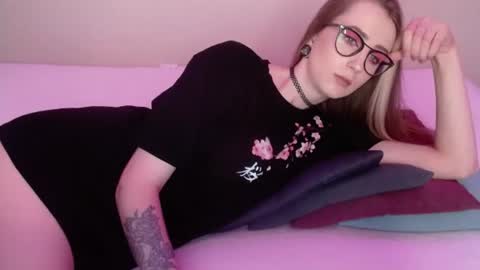 Snapshot of sweet_alica15 chatting on July 23, 6:50 pm Alice online show from July 23, 6:50 pm