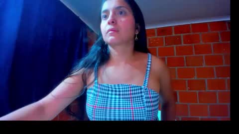 sweet and hot alaia online show from February 22, 7:19 am