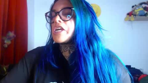 Snapshot of sweet_bubblee chatting on December 15, 2:16 am Bubbles online show from December 15, 2:16 am