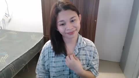 sweet_cassyxx online show from April 13, 12:10 pm