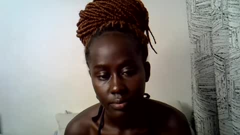 Snapshot of sweet_diva19 chatting on July 4, 9:32 pm sweet_diva19 online show from July 4, 9:32 pm