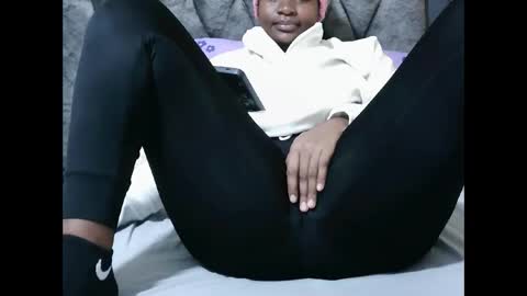 Ellam online show from February 17, 3:29 pm