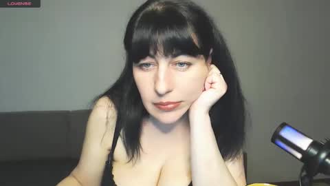 sweet_girl8484 online show from March 13, 4:13 pm