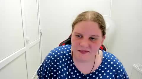 Snapshot of sweet_karla_la chatting on July 7, 3:16 pm Karla online show from July 7, 3:16 pm