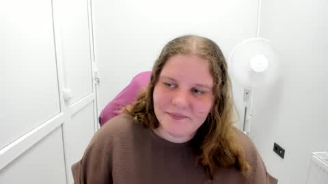 Snapshot of sweet_karla_la chatting on July 11, 1:58 pm Karla online show from July 11, 1:58 pm