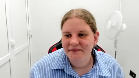 Snapshot of sweet_karla_la chatting on July 25, 2:25 pm Karla online show from July 25, 2:25 pm