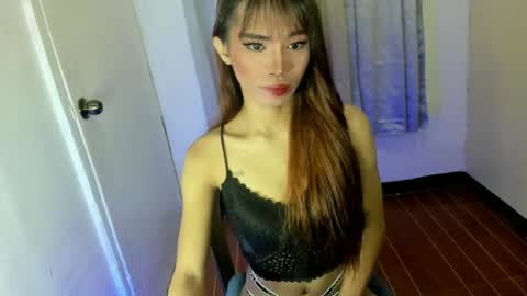 Snapshot of sweet_kyliexx chatting on June 13, 6:00 am sweet_kyliexx online show from June 13, 6:00 am