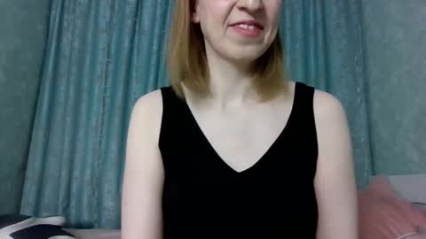 Snapshot of sweet_lilbunny chatting on February 6, 4:21 pm sweet_lilbunny online show from February 6, 4:21 pm