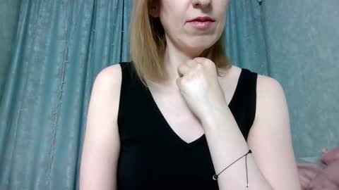 Snapshot of sweet_lilbunny chatting on February 13, 4:14 pm sweet_lilbunny online show from February 13, 4:14 pm