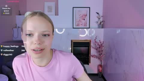 Lucy online show from May 25, 1:55 am